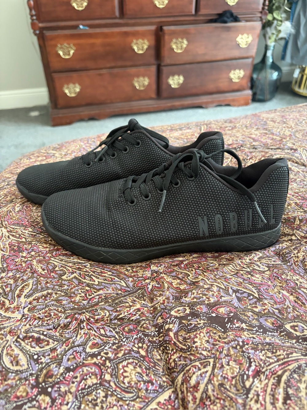 NoBull Men’s 9.5 women’s 11
